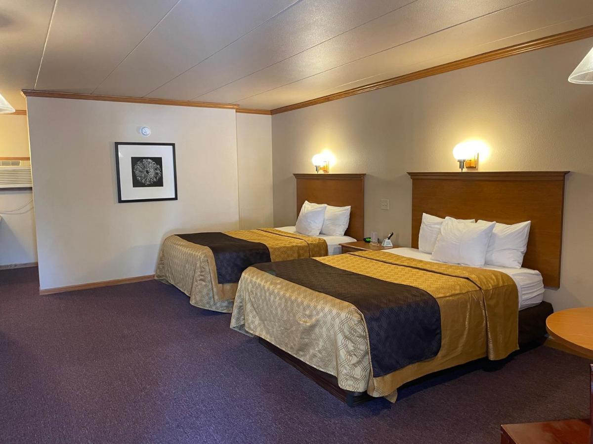 Amber'S Inn And Suites Wisconsin Dells Exteriör bild