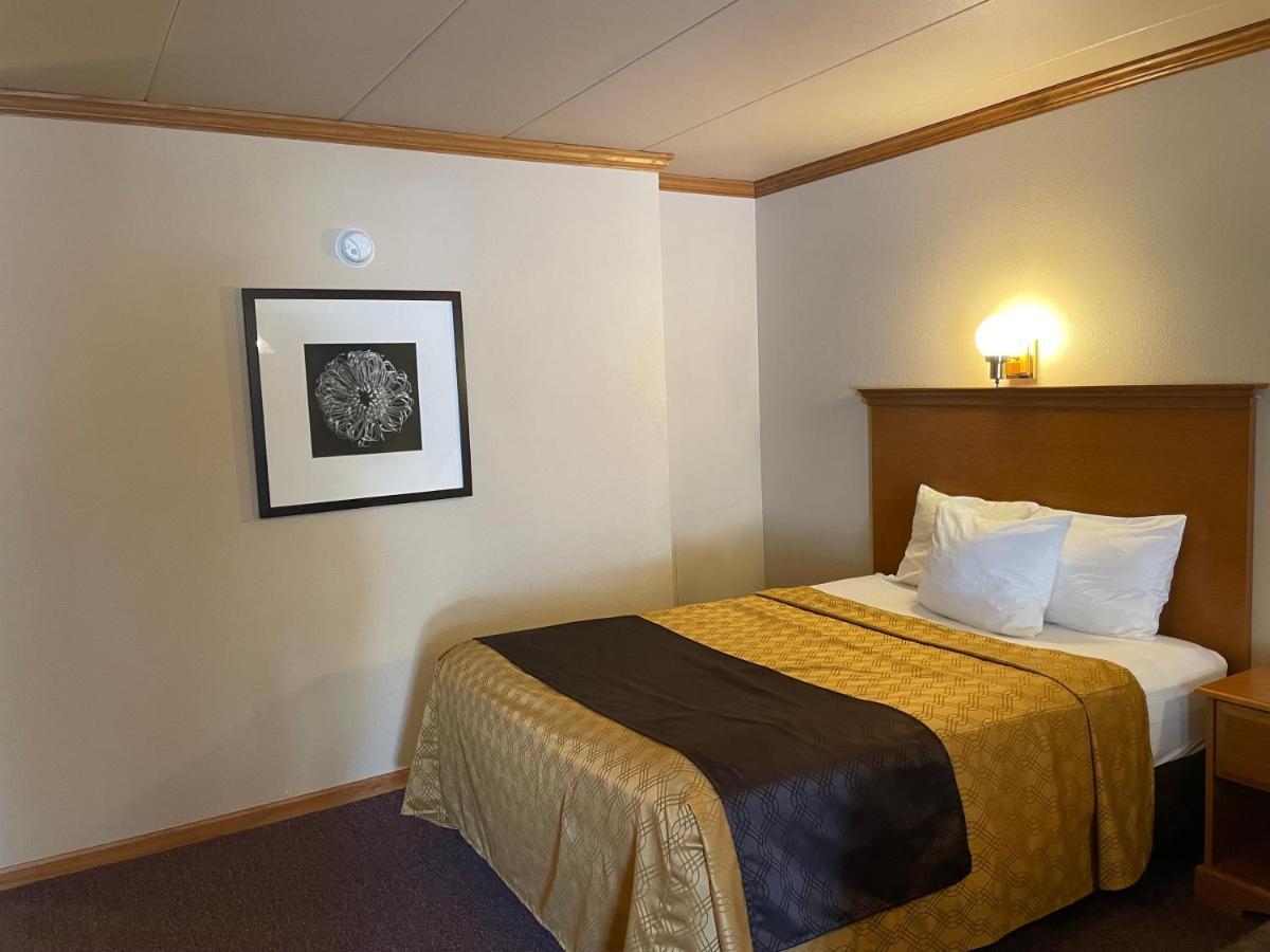 Amber'S Inn And Suites Wisconsin Dells Exteriör bild