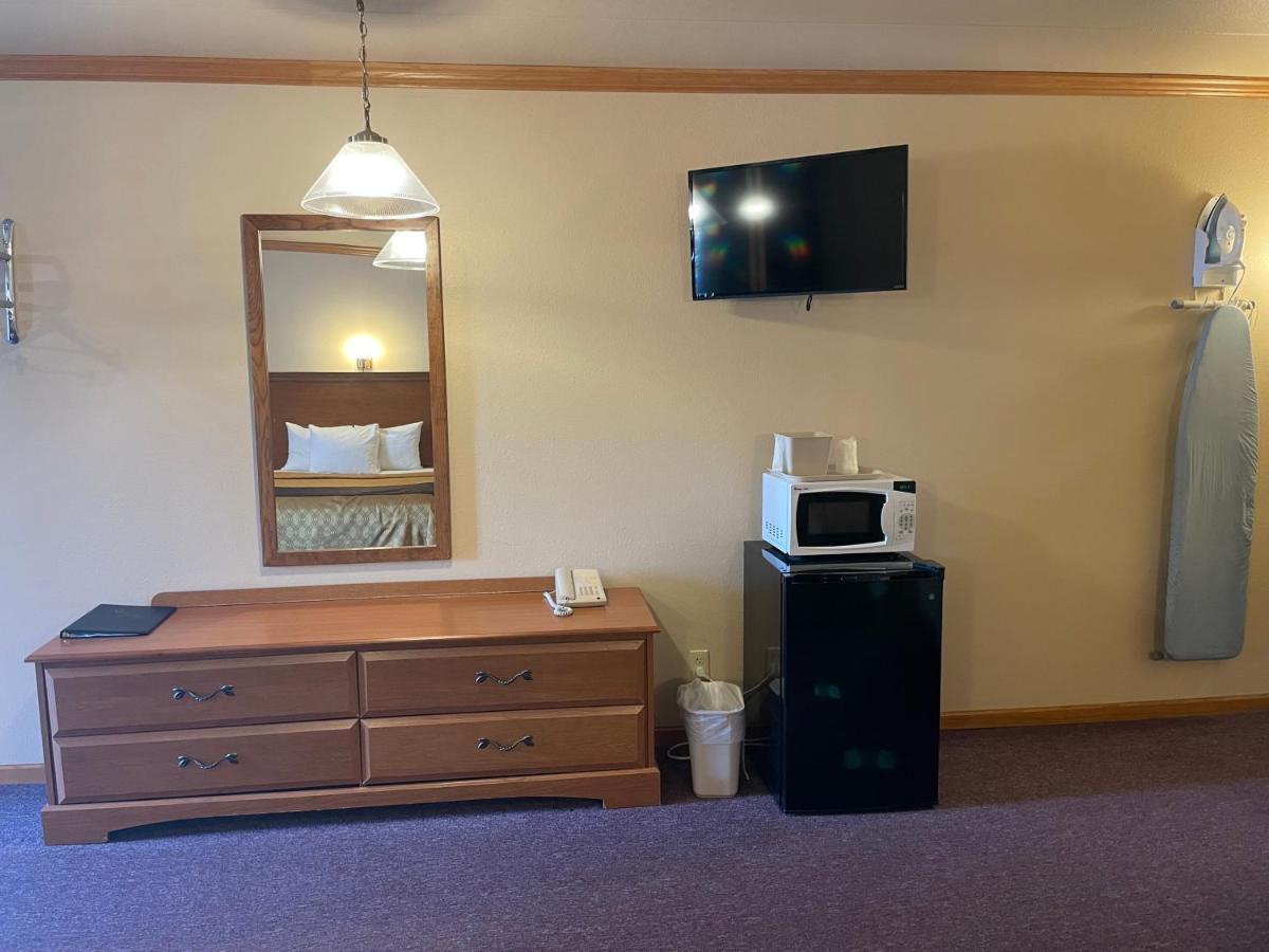 Amber'S Inn And Suites Wisconsin Dells Exteriör bild
