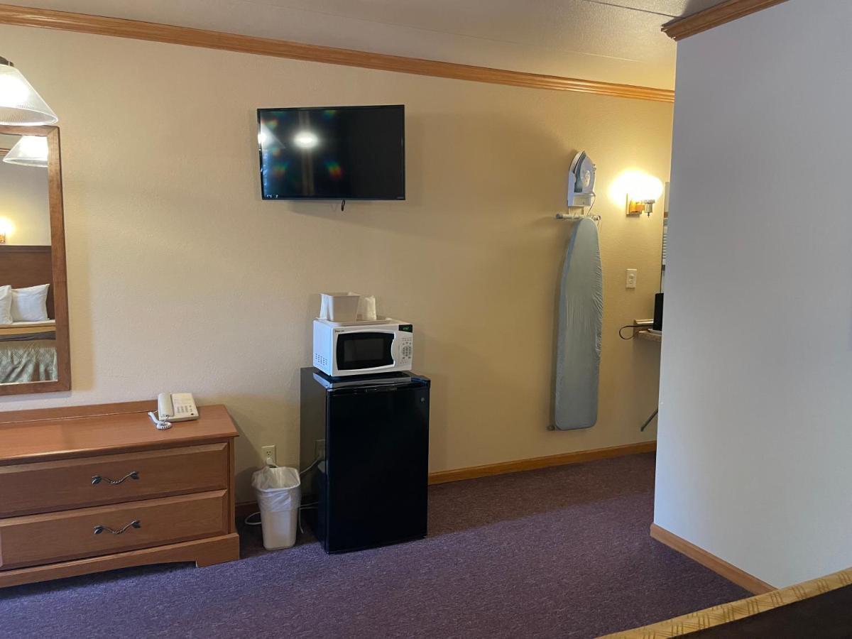 Amber'S Inn And Suites Wisconsin Dells Exteriör bild