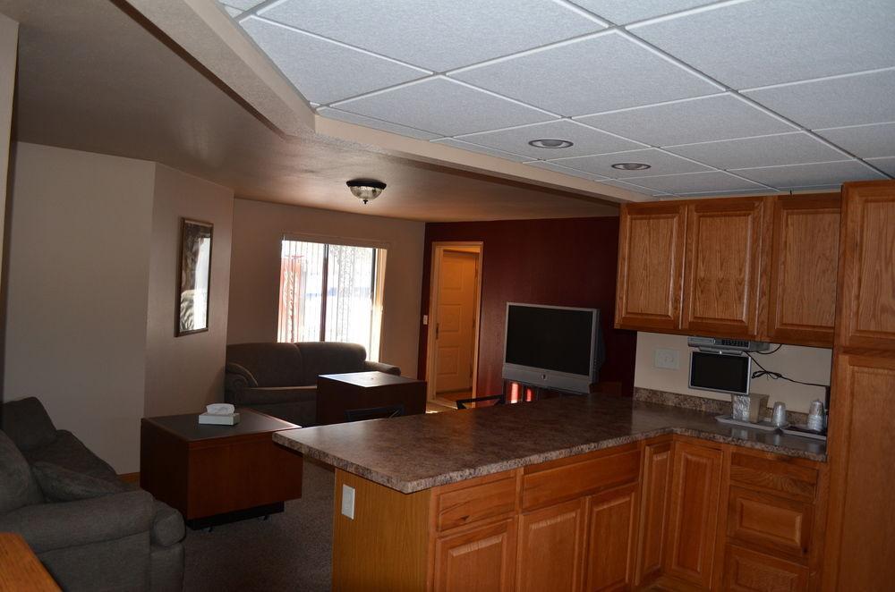 Amber'S Inn And Suites Wisconsin Dells Exteriör bild