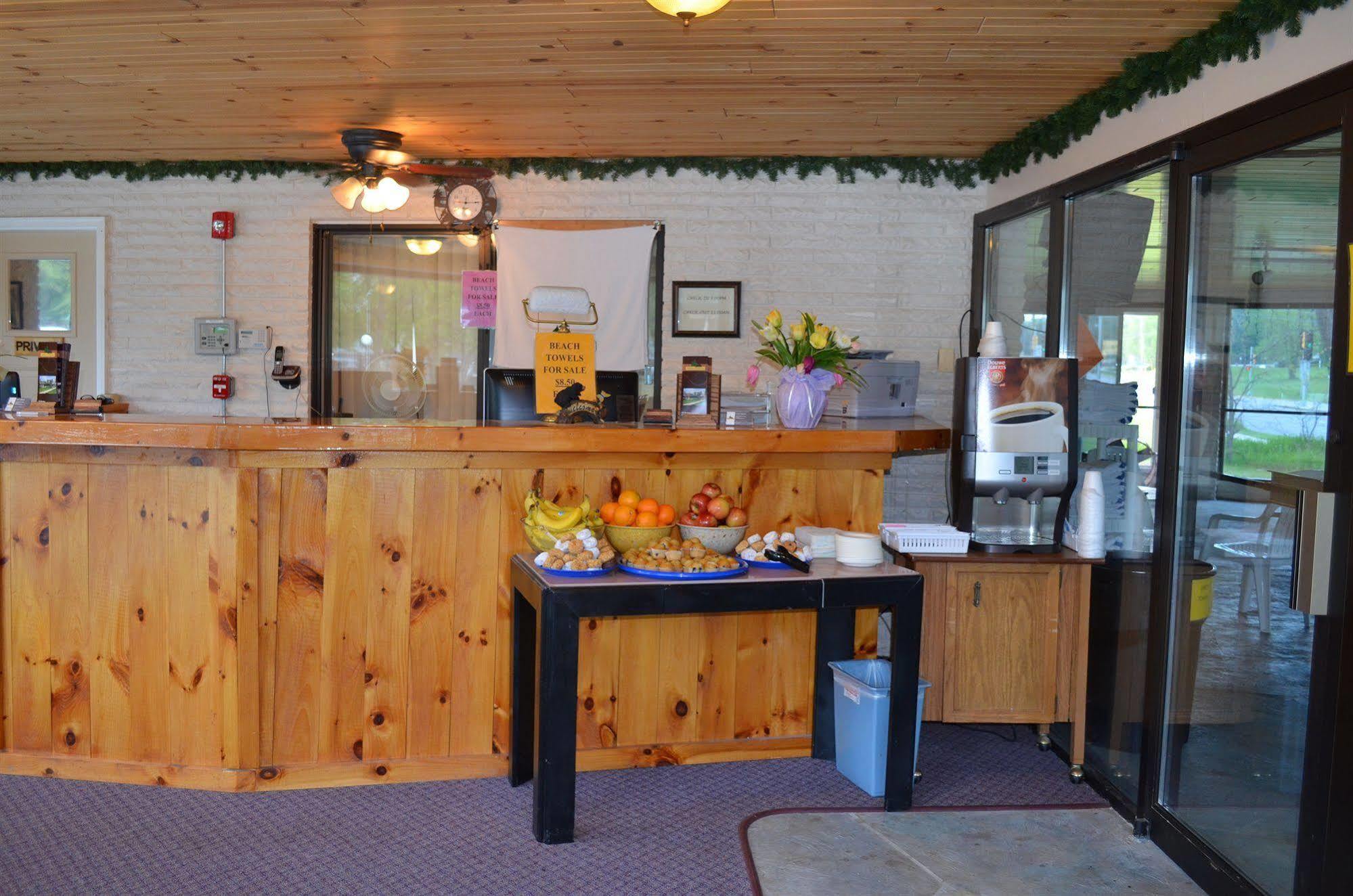 Amber'S Inn And Suites Wisconsin Dells Exteriör bild